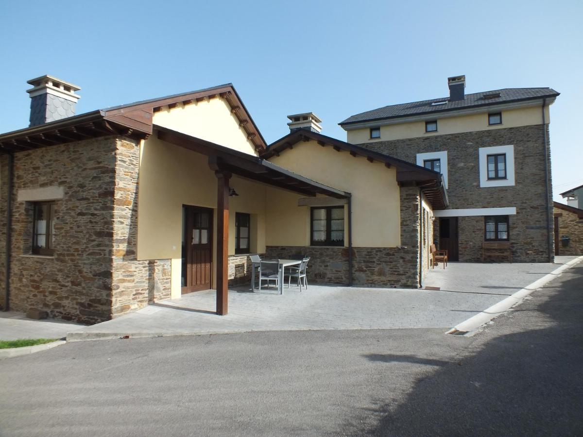 Apartamentos Puerta Del Castro Coana Exterior photo