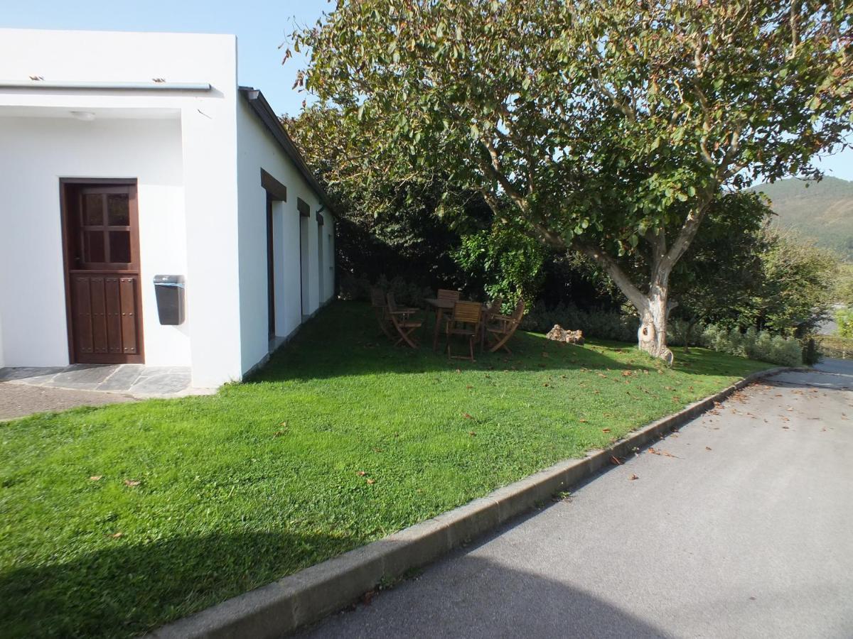 Apartamentos Puerta Del Castro Coana Exterior photo